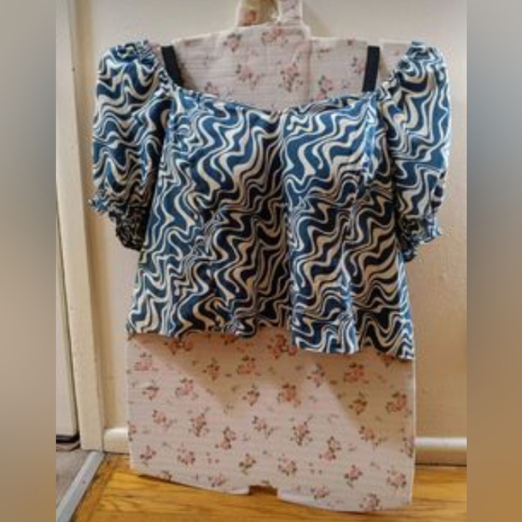 AVA & VIV 4X blue/white print crop blouse - Picture 4 of 10
